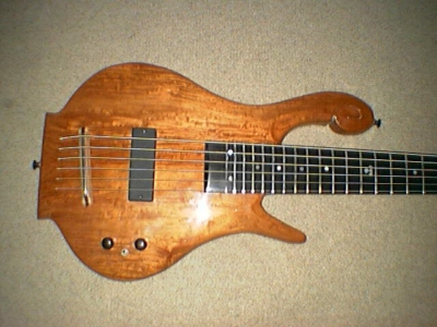 6 String Bass 0018